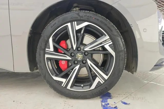 Hongqi Hongqi EH7 760 Pro+ four-wheel drive version