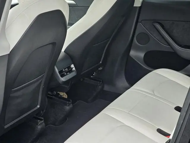 Tesla Model Y Standard battery life, rear-wheel drive version