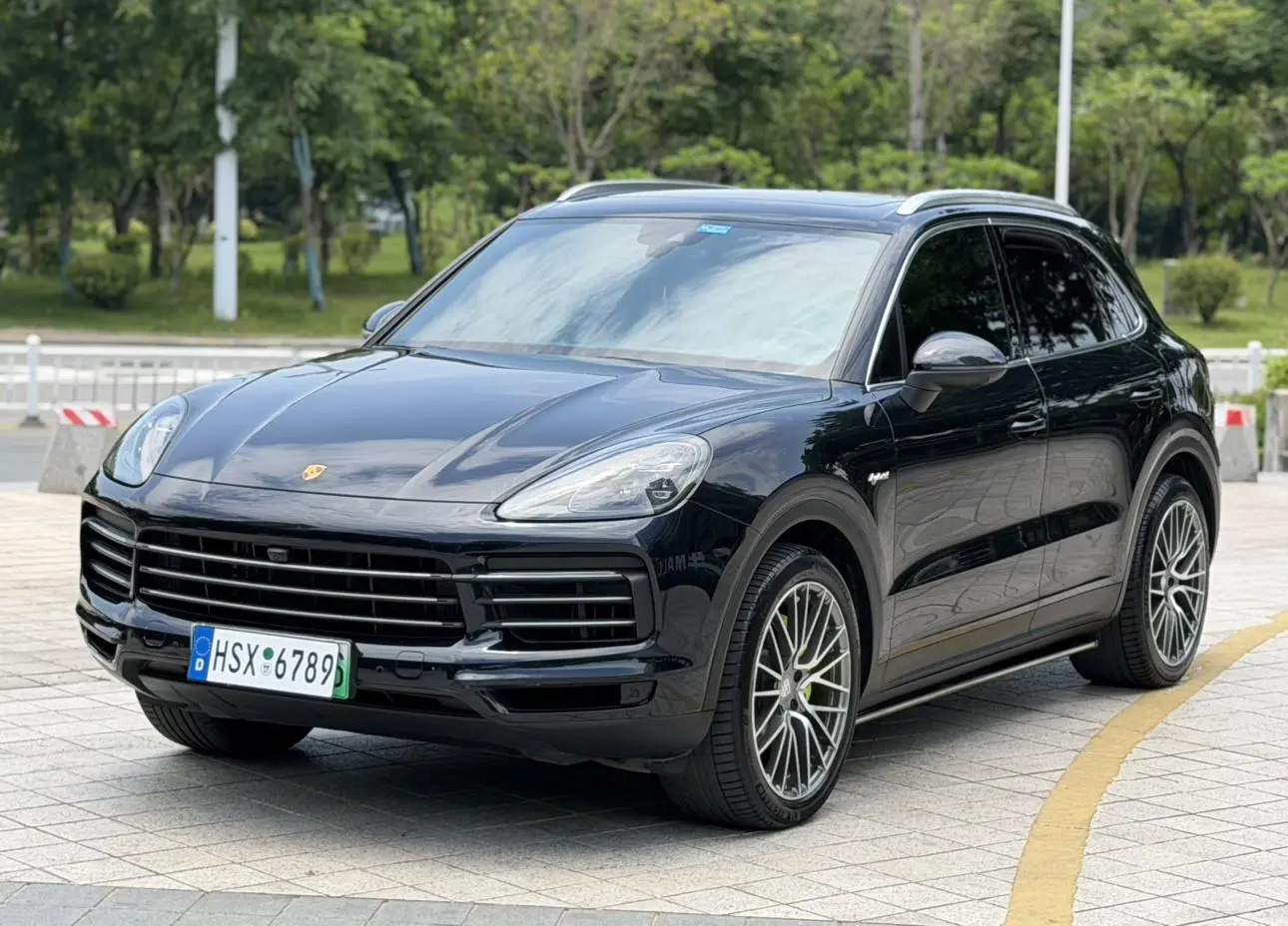 Porsche Cayenne E-Hybrid Cayenne E-Hybrid 2.0T Platinum Edition