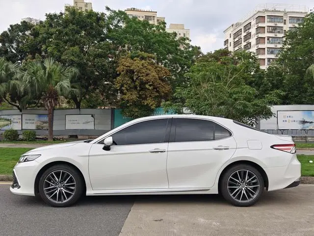 TOYOTA Camry 2.5G Deluxe Edition