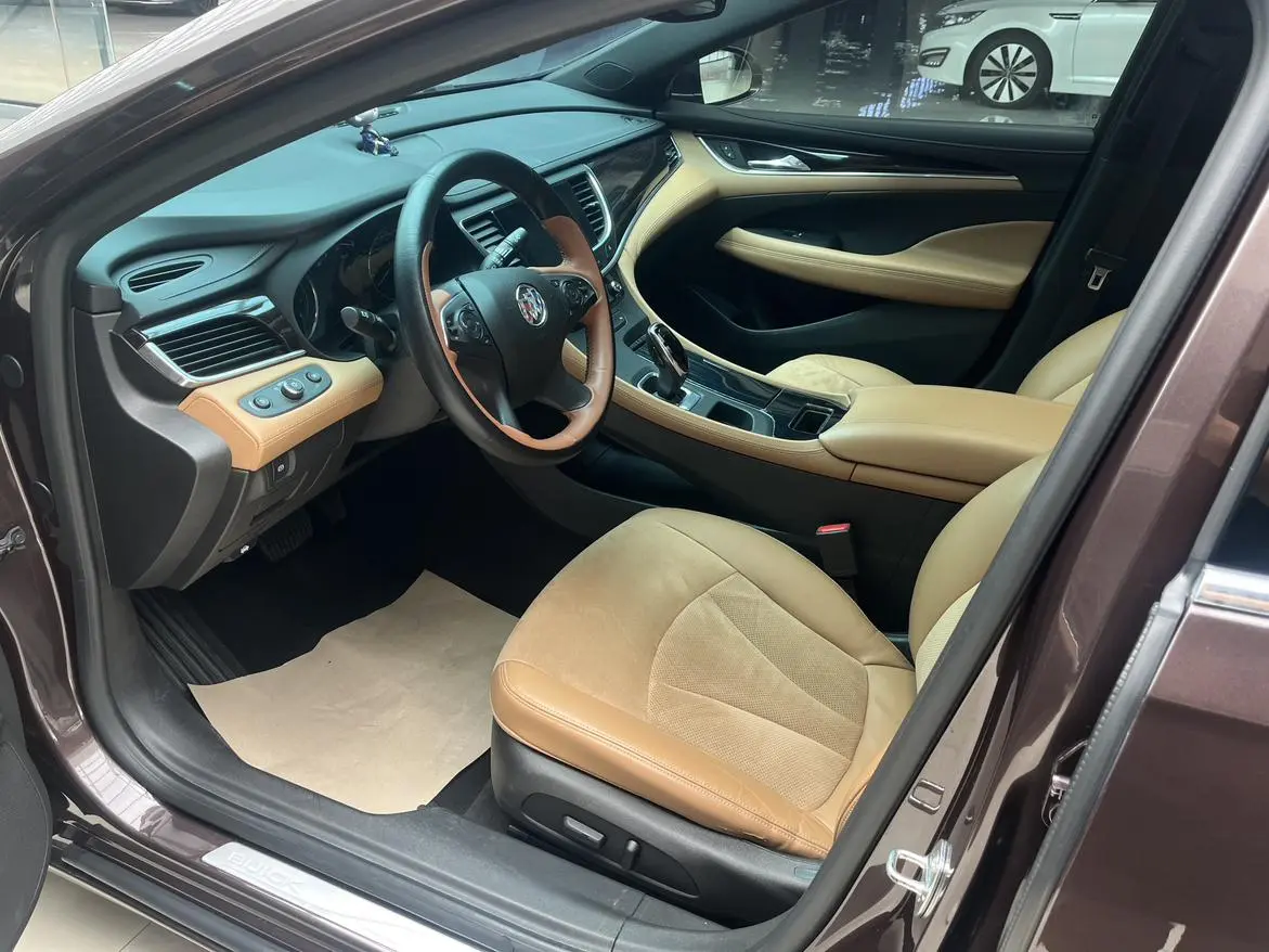 Buick Lacrosse 28T Elite type