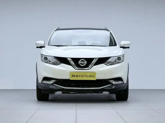 Nissan Qashqai 2.0L CVT Deluxe Edition Country V
