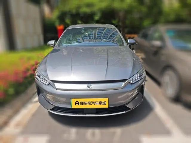 BYD Qin PLUS EV 500KM luxury type