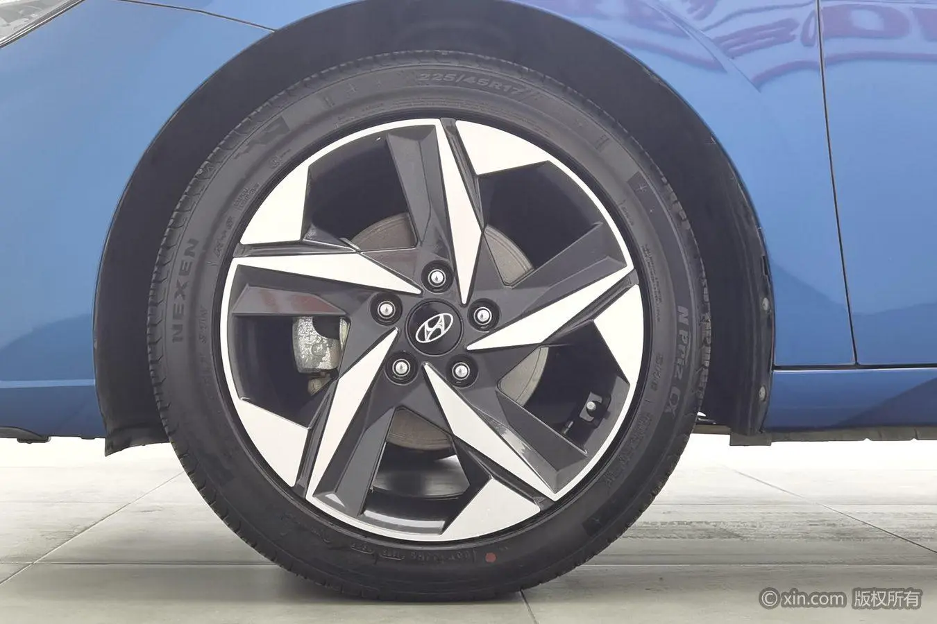 Hyundai Elantra 1.5L CVT LUX Premium Edition