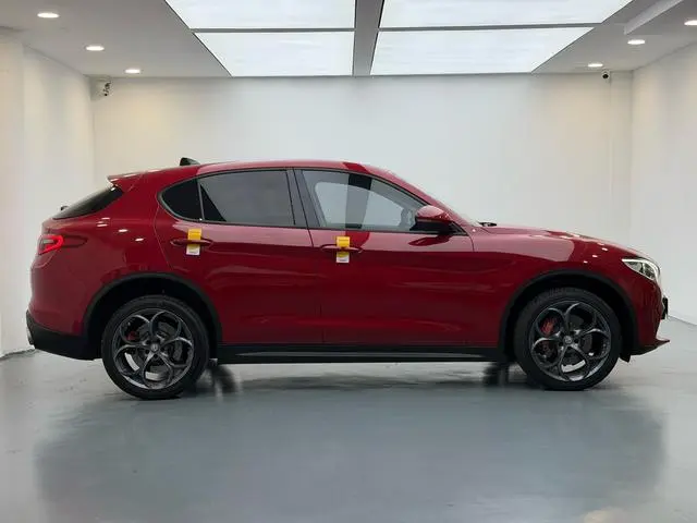 Alfa Romeo Stelvio 2.0T 200HP Elite Edition
