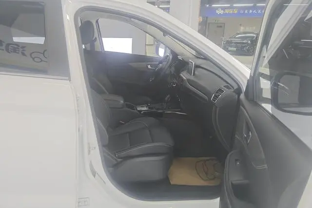 Dongfeng Fengguang Scenery S560 1.8L CVT Elite 7-seater country VI