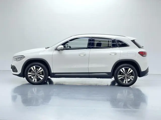 Mercedes-Benz Mercedes-Benz GLA GLA 200