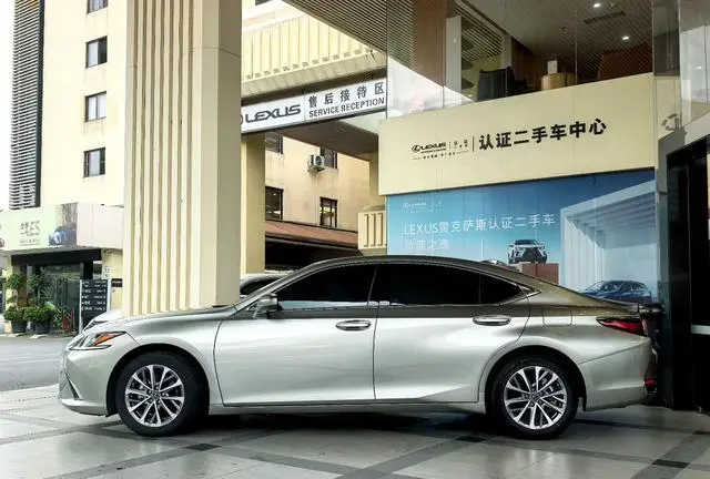 Lexus Lexus ES 200 Excellent Edition