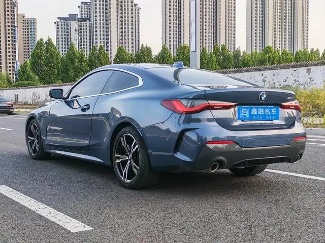 BMW BMW 4 Series Facelift 425i M sports suit