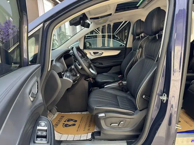 Roewe Roewe iMAX8 400TGI Supreme Series Extreme Edition