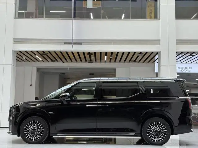 ZEEKR ZEEKR 009 Seven-seater aisle version four-wheel drive 108kWh