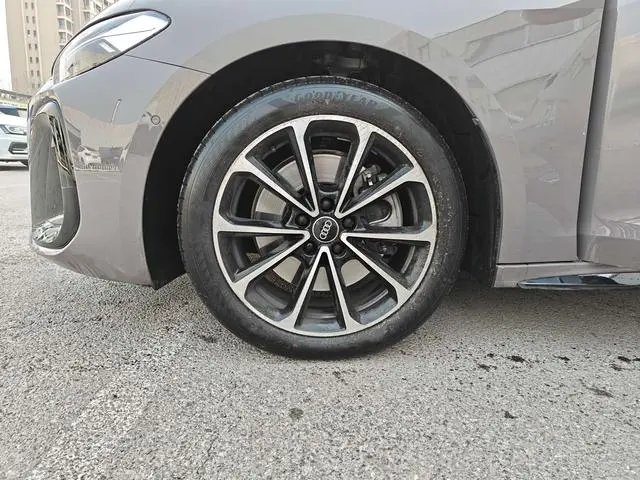 Audi Audi A5L 2.0T Sports Version