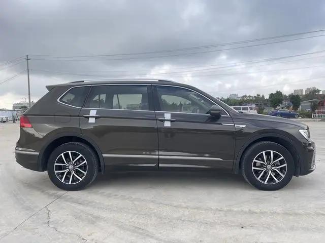 Volkswagen Tiguan L PHEV 430PHEV Hybrid Deluxe Edition