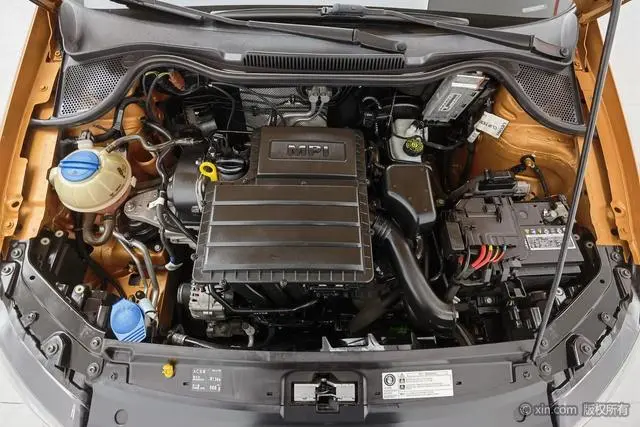 Volkswagen Polo 1.5L Cross Polo automatic