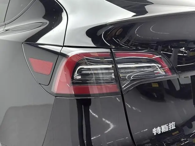 Tesla Model Y Performance high-performance all-wheel drive version