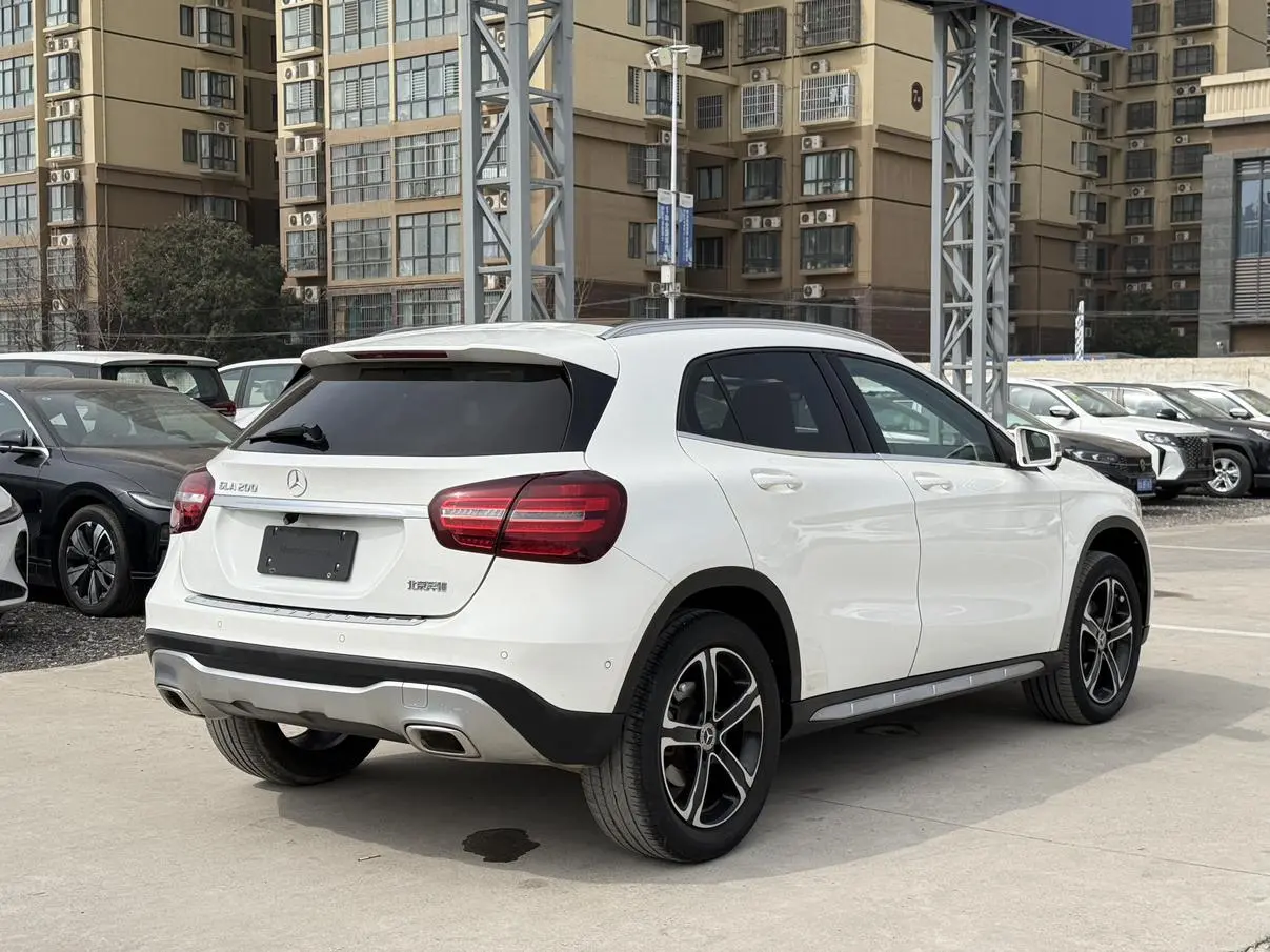 Mercedes-Benz Mercedes-Benz GLA GLA 200 fashion type
