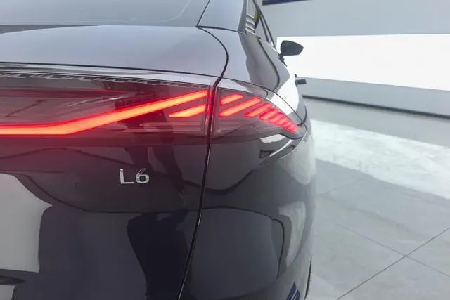 Geely Galaxy Galaxy L6 1.5T DHT 125km Starship