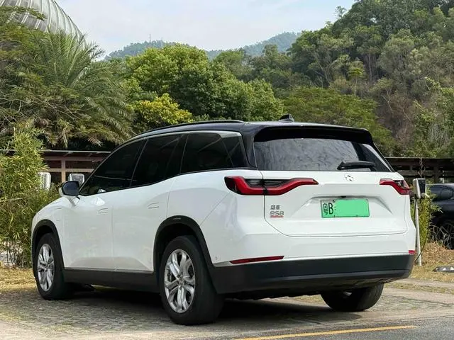 NIO NIO ES8 580KM base version six seats