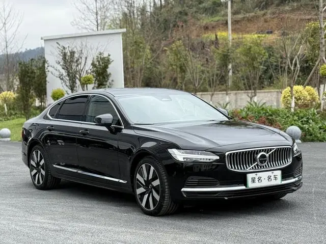Volvo Volvo S90 PHEV T8 four-wheel drive long battery life Zhiya Deluxe Edition