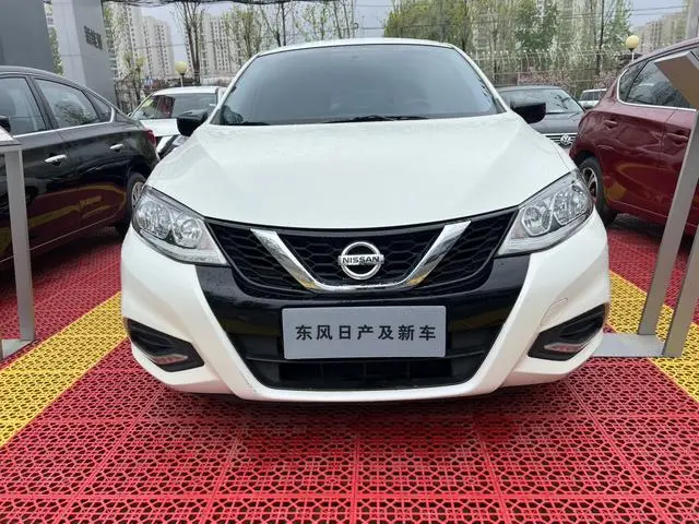 Nissan TIIDA 1.6L CVT Cool Version