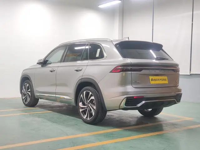 Geely Xingyue L 2.0TD high-power automatic two-wheel drive flagship type