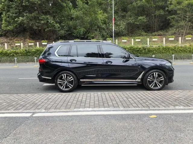 BMW BMW X7 xDrive40i Exclusive M Sports Suit