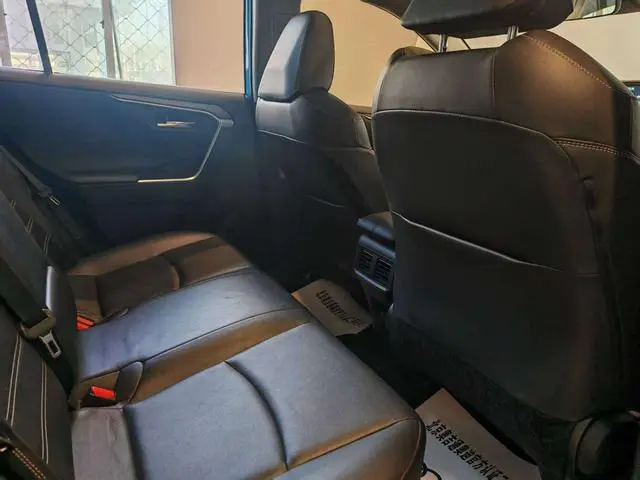 TOYOTA RAV4 Rongfang 2.0L CVT four-wheel drive Premium Edition