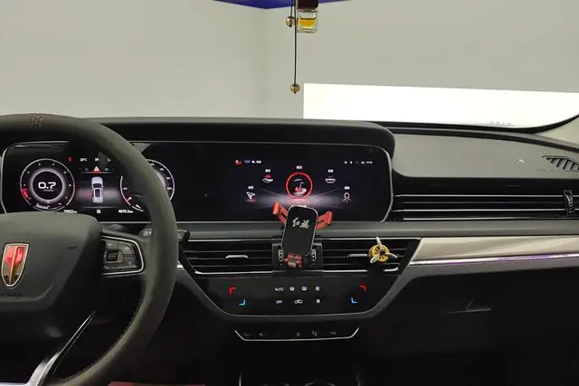 Hongqi Hongqi HS5 Facelift 2.0T Zhilian Flag Enjoy Edition