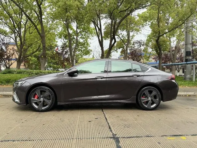 Buick Regal GS 28T Premium type