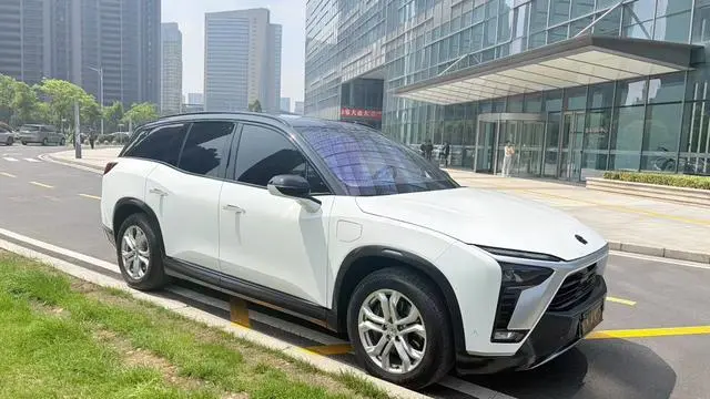 NIO NIO ES8 580KM base version six seats