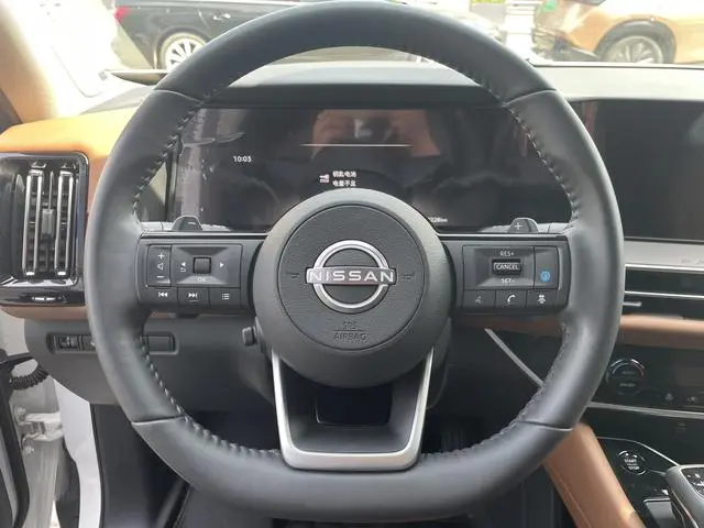 Nissan Exploring the land 380VC-TURBO four-wheel drive Zhizun Edition six-seater