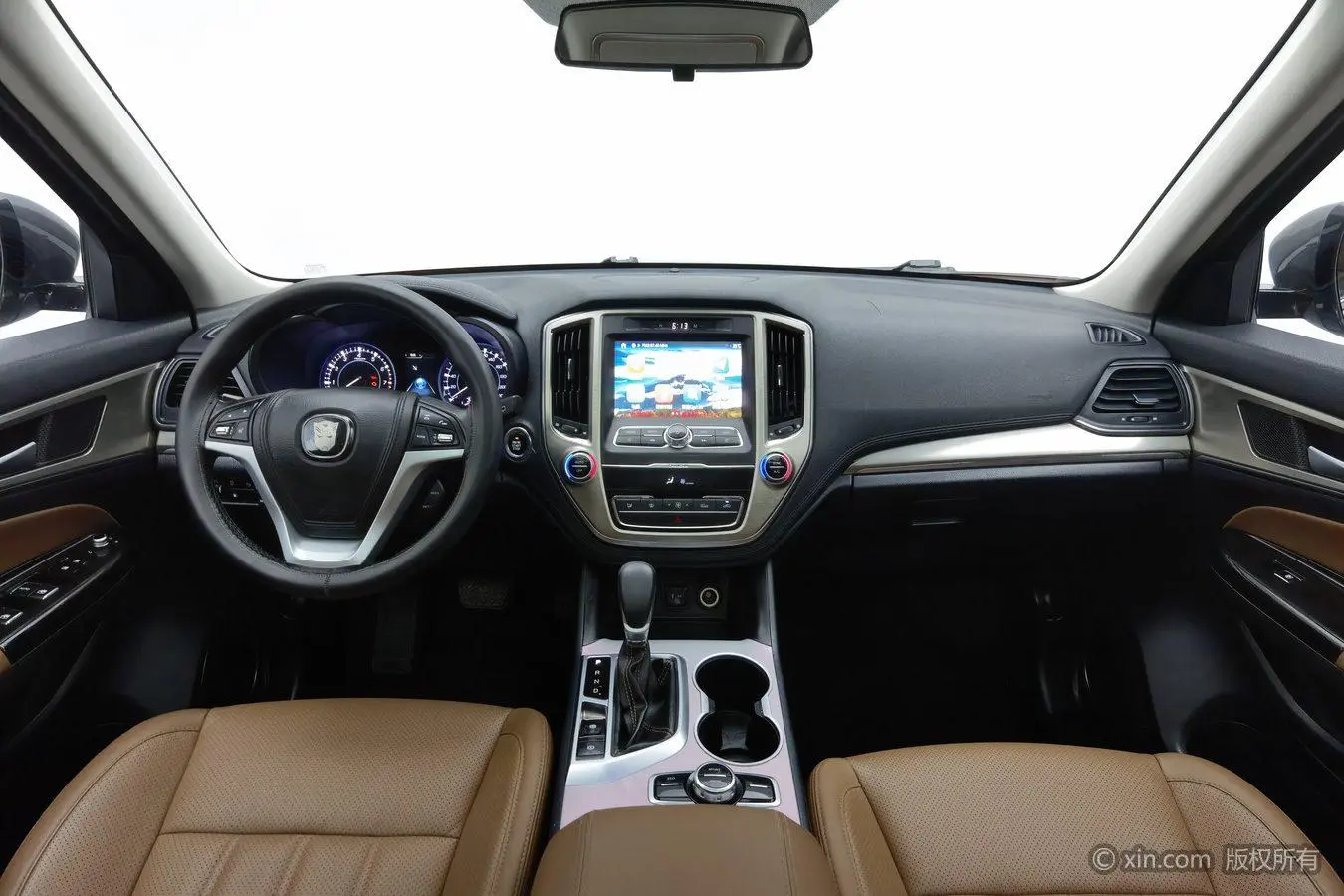 Changan Changan CS95 2.0T two-wheel drive Zhiyuan version