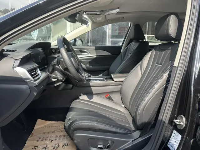 Hongqi Hongqi H5 1.5T DCT Zhilian Flag Rhyme Version