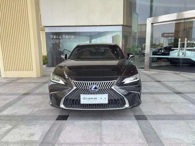 Lexus Lexus ES 300h Excellent Edition Country VI