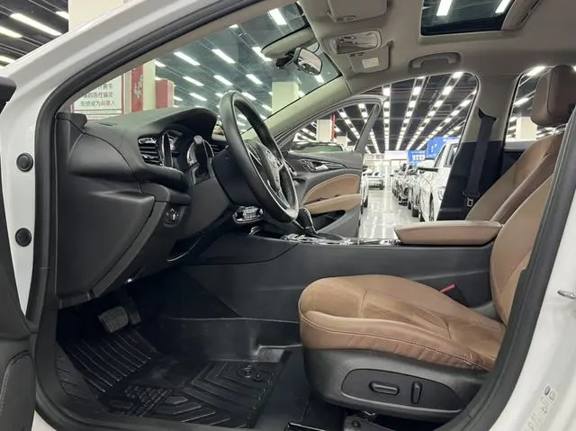 Buick Regal 20T Elite Country VI