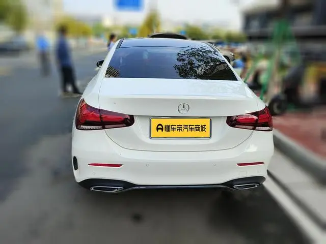 Mercedes-Benz Mercedes-Benz A-class Second facelift A 200 L sports sedan fashion version