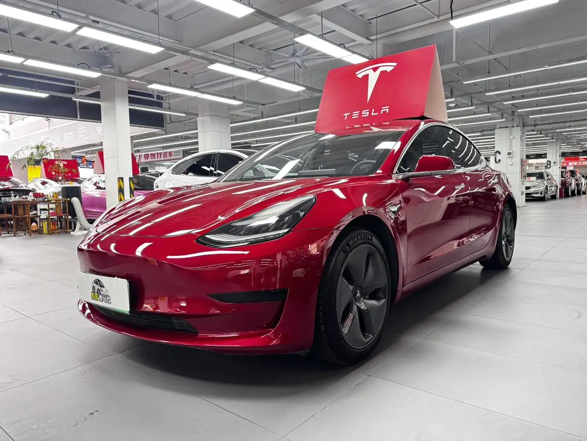 Tesla Model 3 Upgraded version of standard battery life rear drive