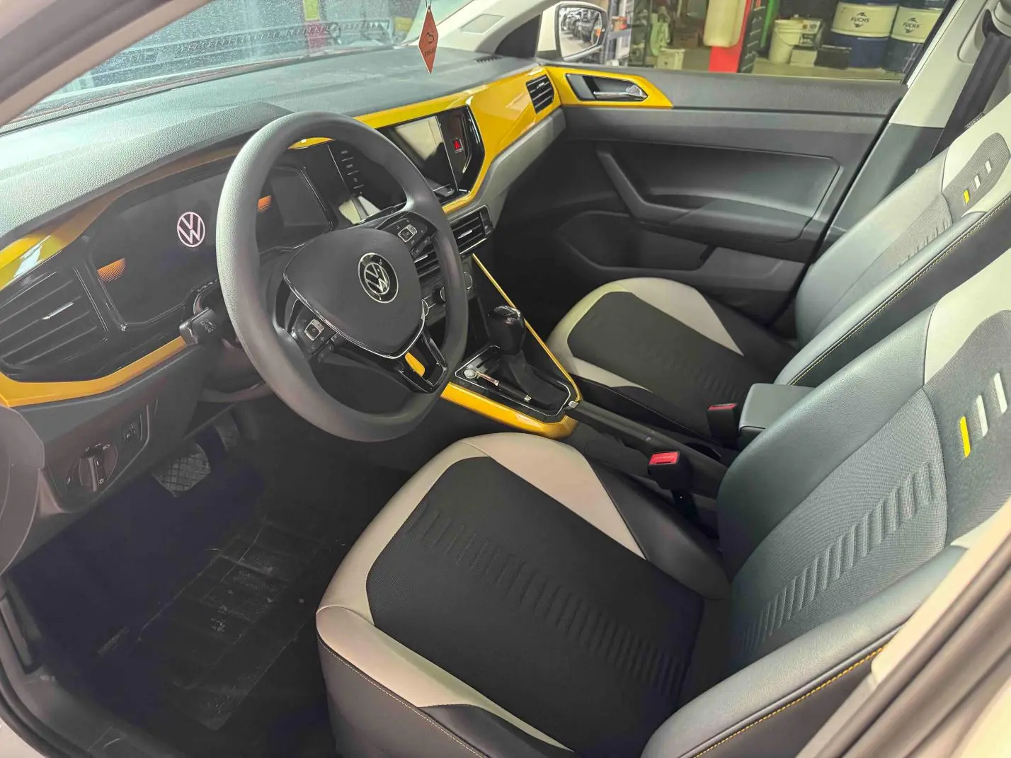 Volkswagen Polo Facelift Plus 1.5L automatic colorful technology version