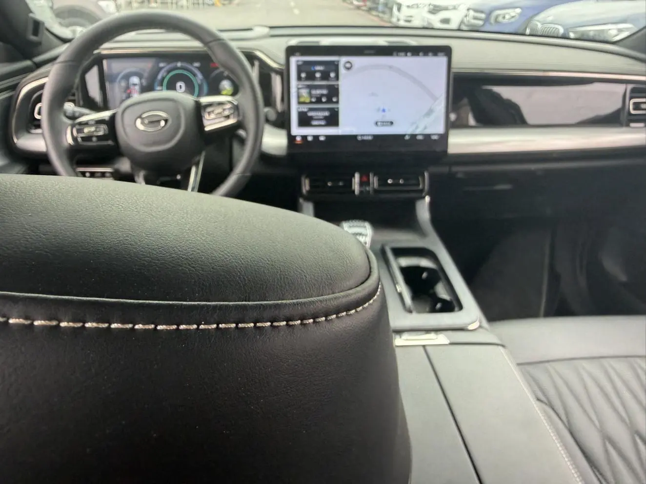 GAC Trumpchi GS8 Dual engine series 2.0TM hybrid four-wheel drive Premium Edition 7-seater