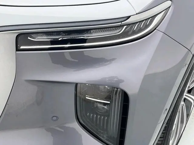 Hongqi Hongqi E-HS9 Facelift 660km flag collar version four-seater