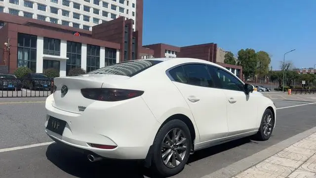 Mazda Mazda 3 Angkesaila 1.5L automatic quality version