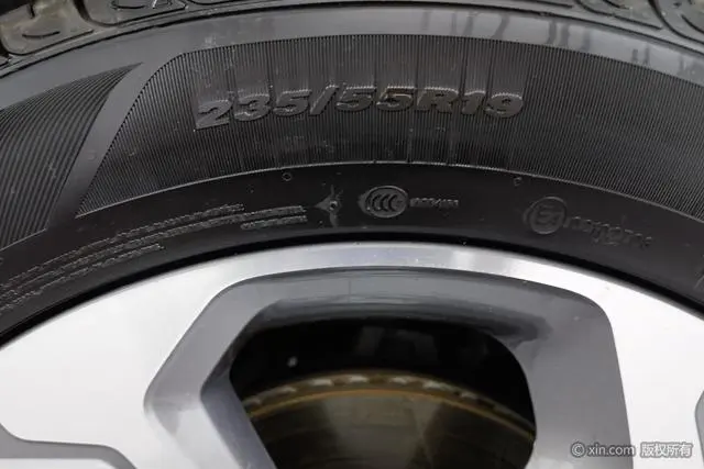 Hyundai Shengda 380 TGDi GLS automatic two-wheel drive deluxe Edition