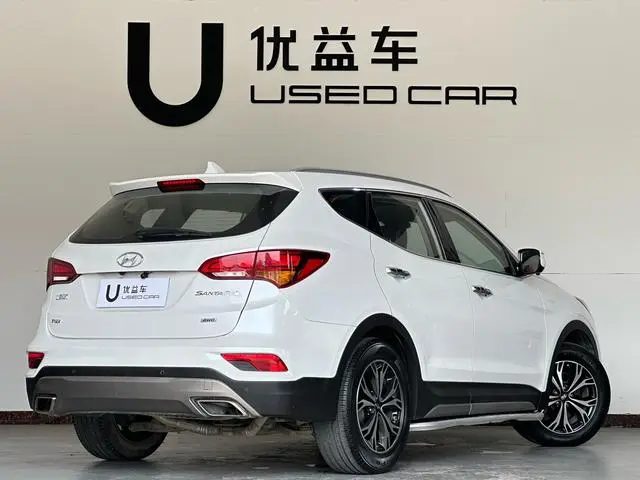 Hyundai Shengda 2.0T automatic two-wheel drive intelligent 7-seater
