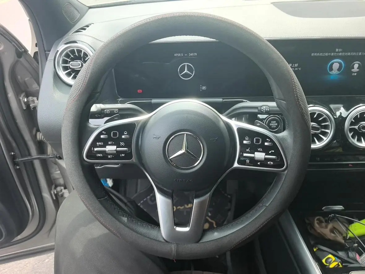 Mercedes-Benz Mercedes-Benz GLA GLA 220