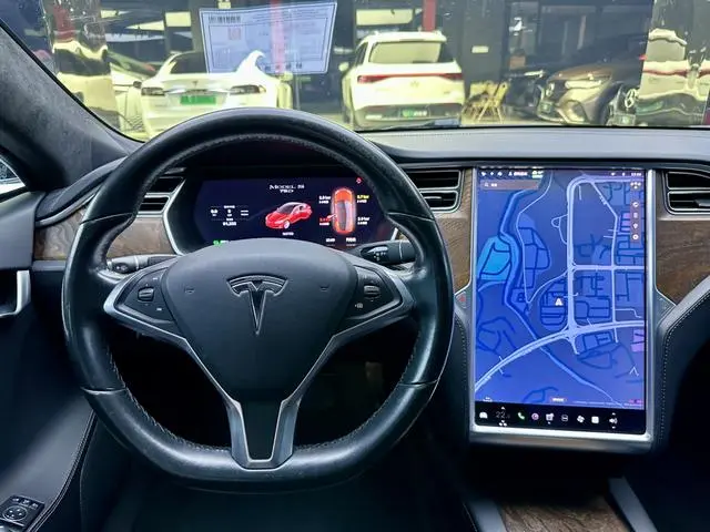 Tesla Model S 75D Standard battery life version