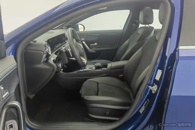 Mercedes-Benz Mercedes-Benz A-class A 200 L sports sedan