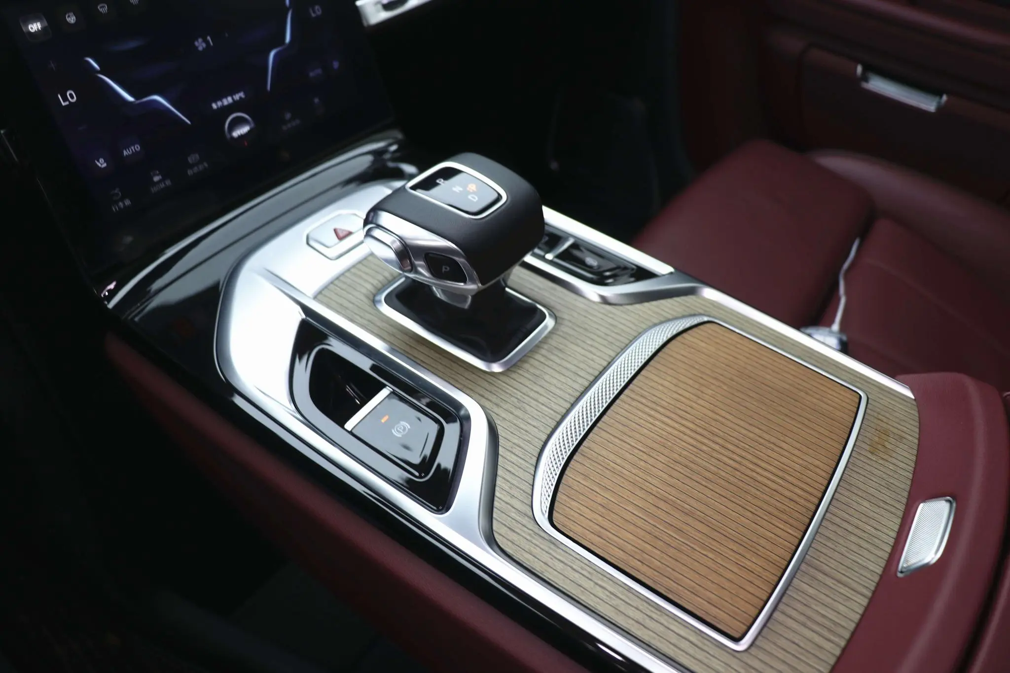 Hongqi Hongqi E-HS9 660km Qichang version six seats