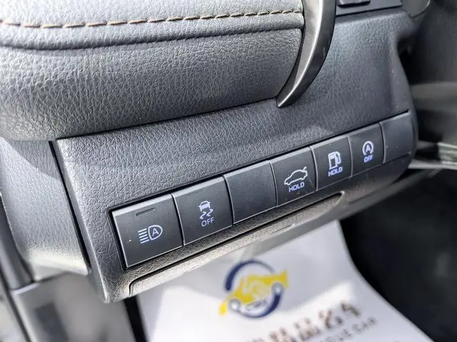 TOYOTA Camry 2.0G Deluxe Edition