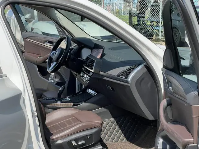 BMW BMW X3 xDrive28i M sports suit