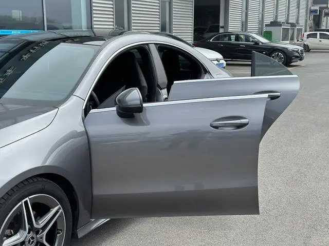 Mercedes-Benz Mercedes-Benz CLA CLA 200 four-door coupe